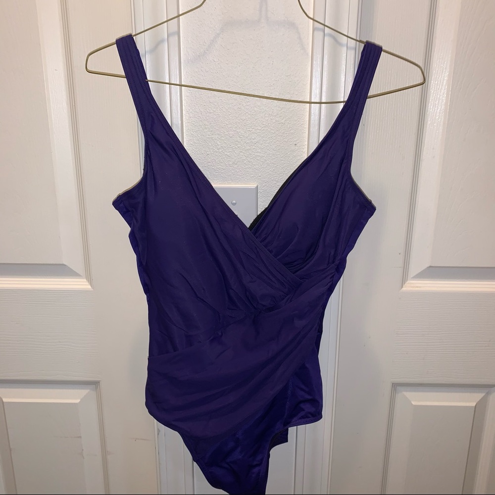 MIRICLESUIT PURPLE ONE PIECE SWIMSUIT  (G)
